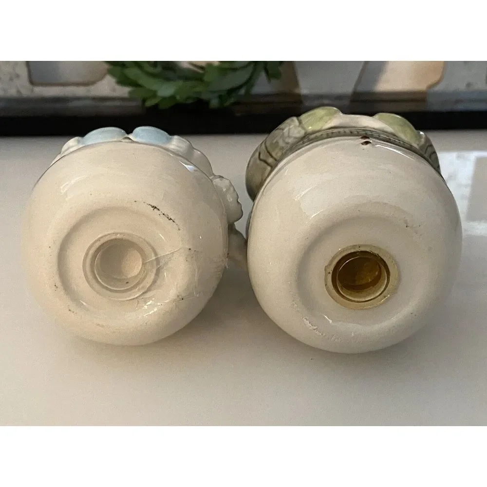 Vintage 1970's Snowman Salt and Pepper Shaker 2 pc Set 4.5